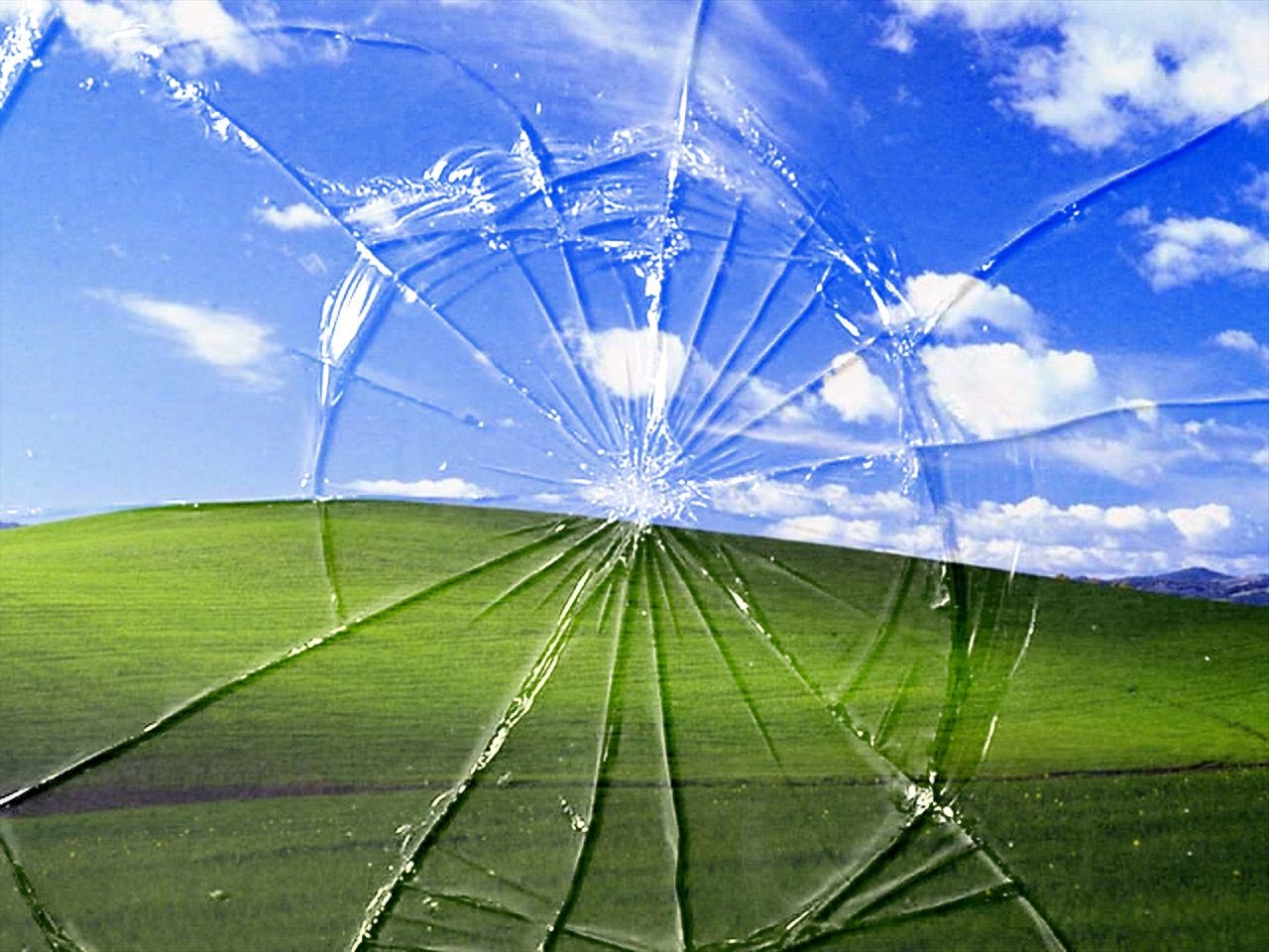 cracked screen screensaver on Tapeta Windows Xp Z Efektem P  Kni  Cia Monitora   Hydepark