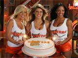 Hooters Girls